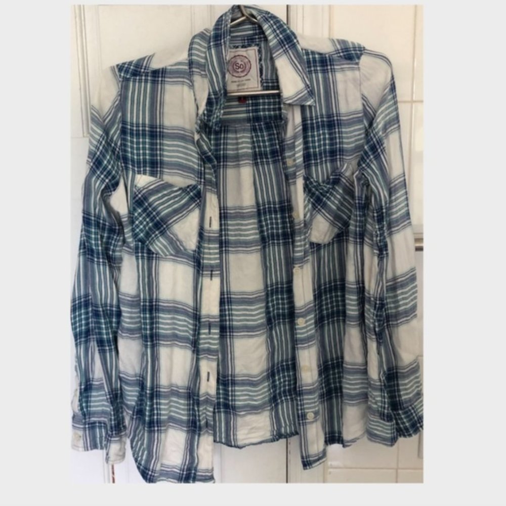 ❤️SO Small Blue White Plaid Button Up Flannel